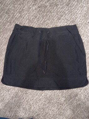 Gaiam Black Drawstring Casual Skort